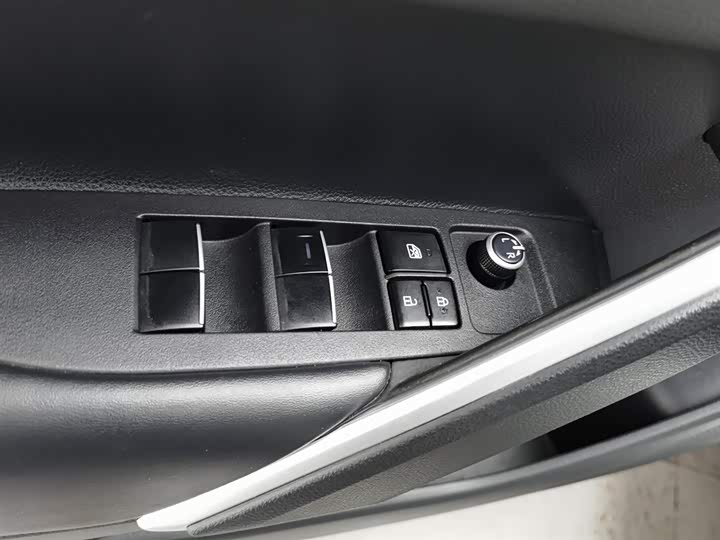 Toyota Frontlander 2024 2024款 2.0L CVT豪华版