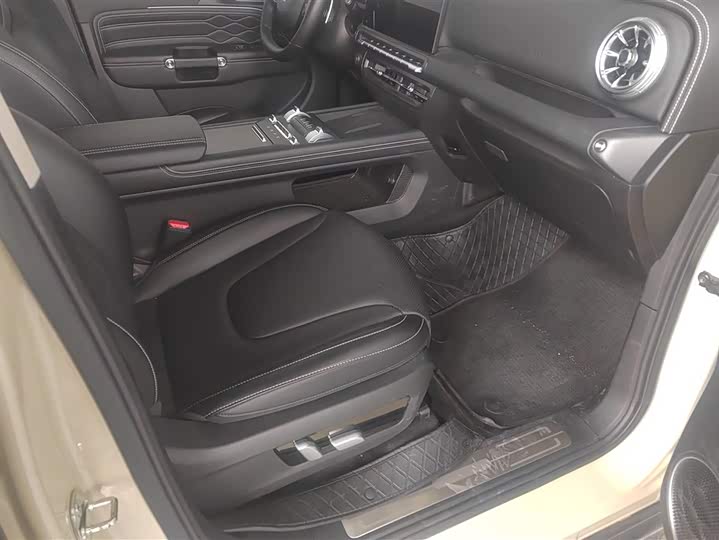 Tank 300 Hybrid 2025 2025款 Hi4-T 37.1kWh