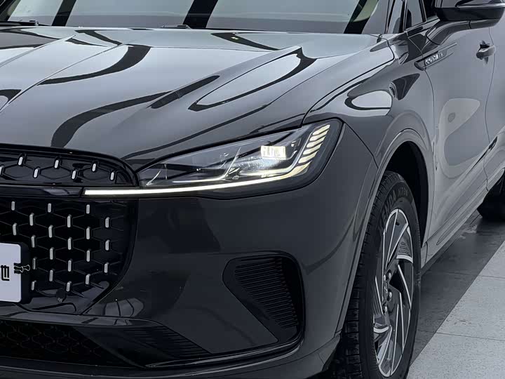 Lincoln Corsair 2025 2025款 1.5T 两驱尊享混动版