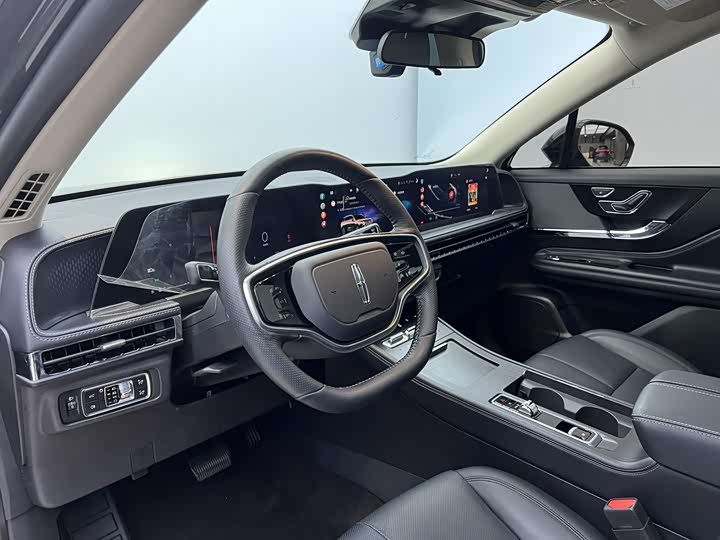 Lincoln Corsair 2025 2025款 1.5T 两驱尊享混动版