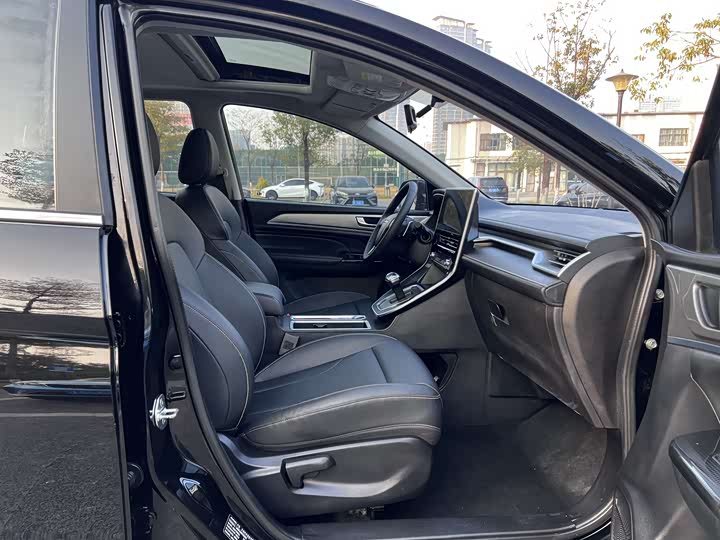 Haval M6 2023 2023款 PLUS 1.5T DCT柳岩联名版