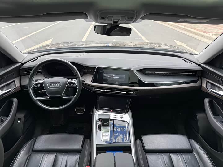 Audi Q6 2023 2023款 40 TFSI quattro 观云型 羽林套装