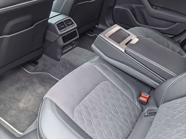 Audi A7L 2024 2024款 45 TFSI quattro 奢享型