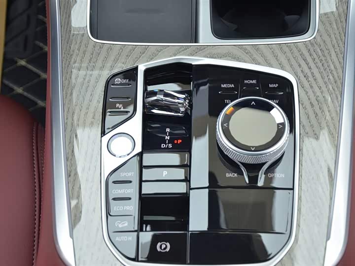 BMW X5 2026 2026款 xDrive 40Li M运动曜夜套装