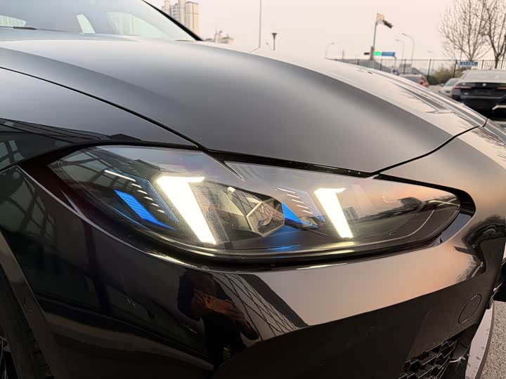 BMW M3 2024 2024款 M3四门轿车 M xDrive 雷霆版