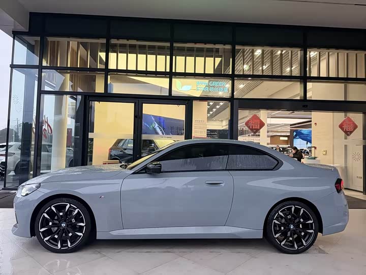 BMW 2 Series 2025 2025款 225i M运动曜夜套装