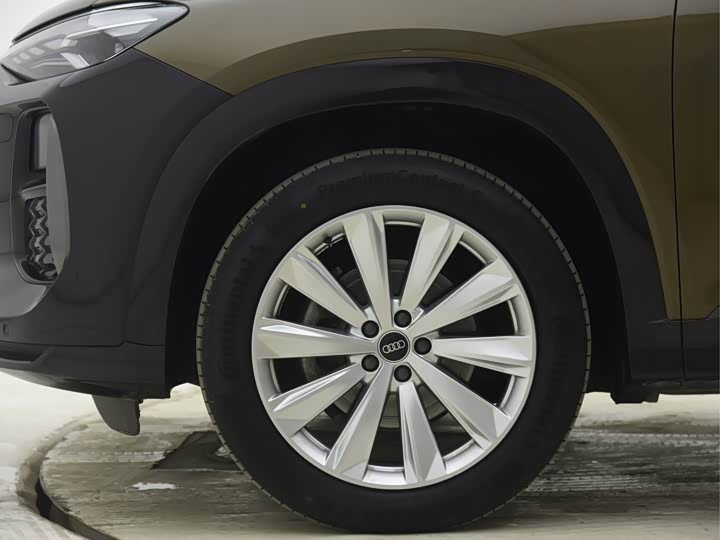 Audi Q6 2024 2024款 45 TFSI quattro 齐云型 飞骑套装 6座