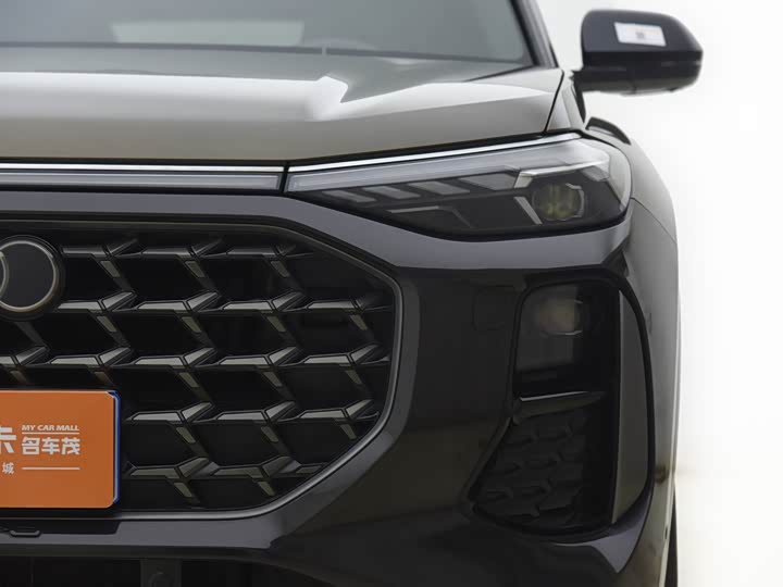 Audi Q6 2024 2024款 45 TFSI quattro 齐云型 飞骑套装 6座