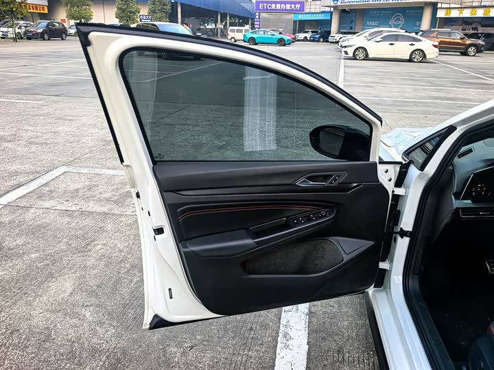 Volkswagen Golf GTI 2023 2023款 380TSI DSG GTI