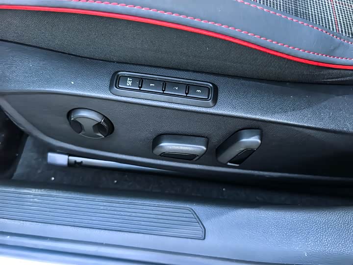 Volkswagen Golf GTI 2023 2023款 380TSI DSG GTI