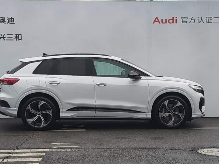 Audi Q4 e-tron 2024 2024款 50 e-tron quattro 创境曜夜版
