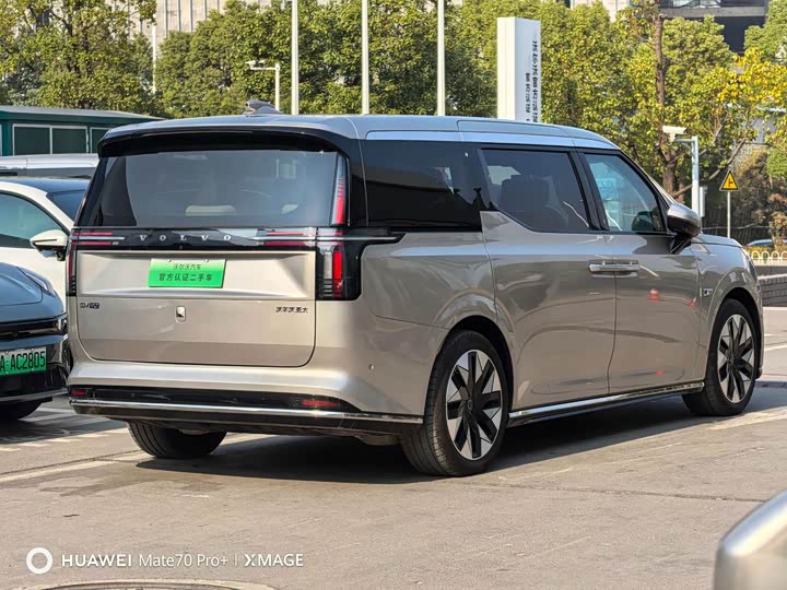 Volvo EM90 2025 2025款 Ultra 六座