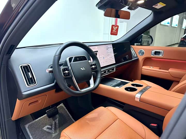 LiXiang L8 2025 2025款 Ultra 智能焕新版