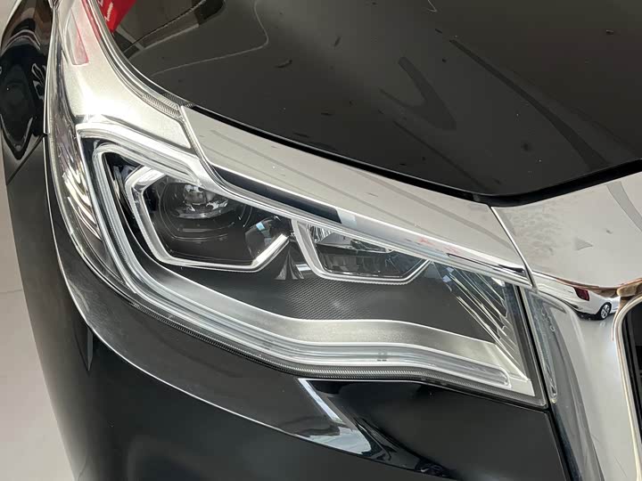 Hongqi HS7 2022 2022款 2.0T DCT两驱智联旗享版 五座