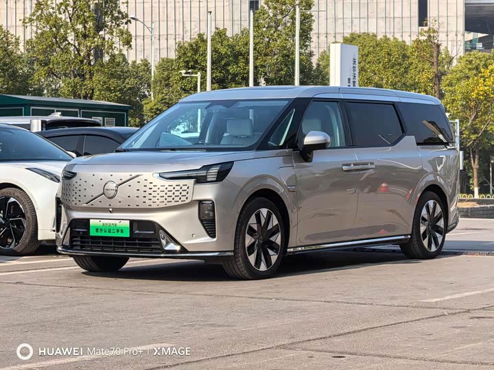 Volvo EM90 2025 2025款 Ultra 六座