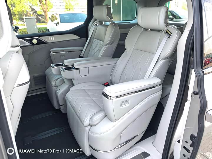 Volvo EM90 2025 2025款 Ultra 六座