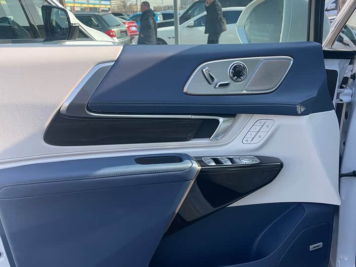 Buick GL8 Century 2025 2025款 2.0T 六座蕴世版