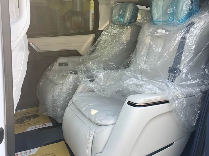 Buick GL8 Century 2025 2025款 2.0T 六座蕴世版