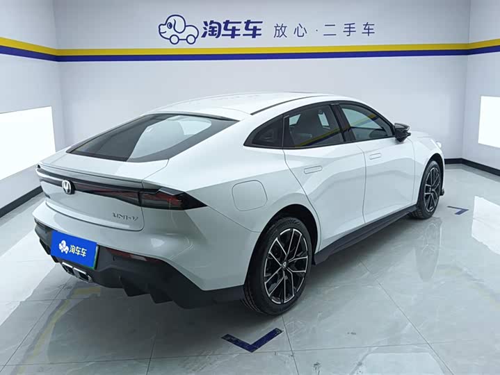 Changan UNI-V Hybrid 2024 2024款 蓝鲸智电iDD 136km 智酷型