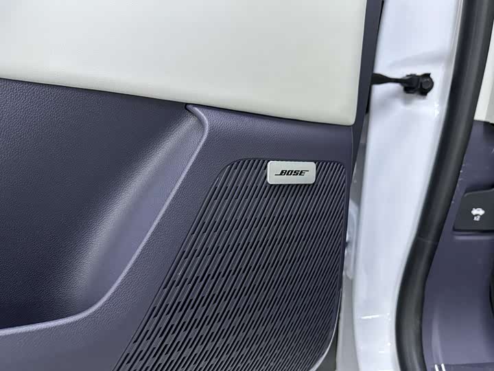 Buick GL8 Hybrid 2026 2026款 陆尊 尊享版