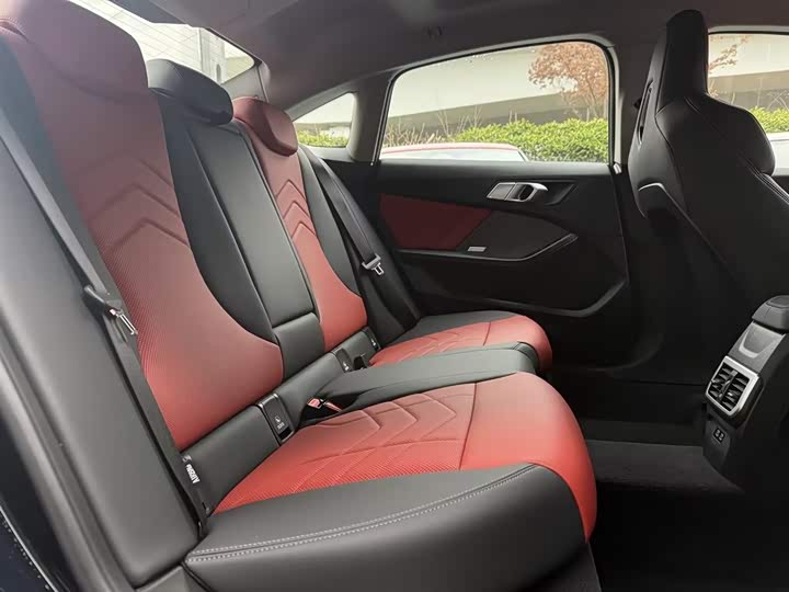 BMW 2 Series 2025 2025款 225L M运动曜夜套装