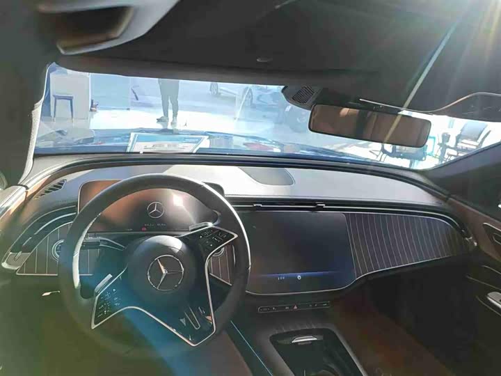Mercedes-Benz E-Class 2025 2025款 E 300 L 时尚型