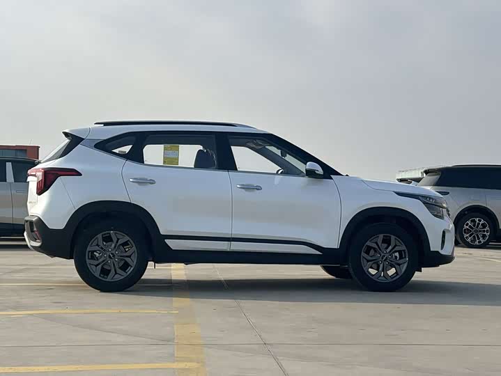 Kia Seltos 2023 2023款 1.5L CVT豪华版