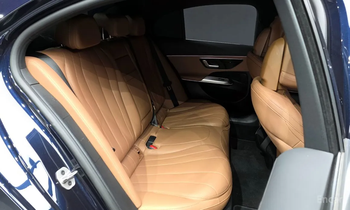 Mercedes-Benz E-Class 2024 E200 Avantgarde