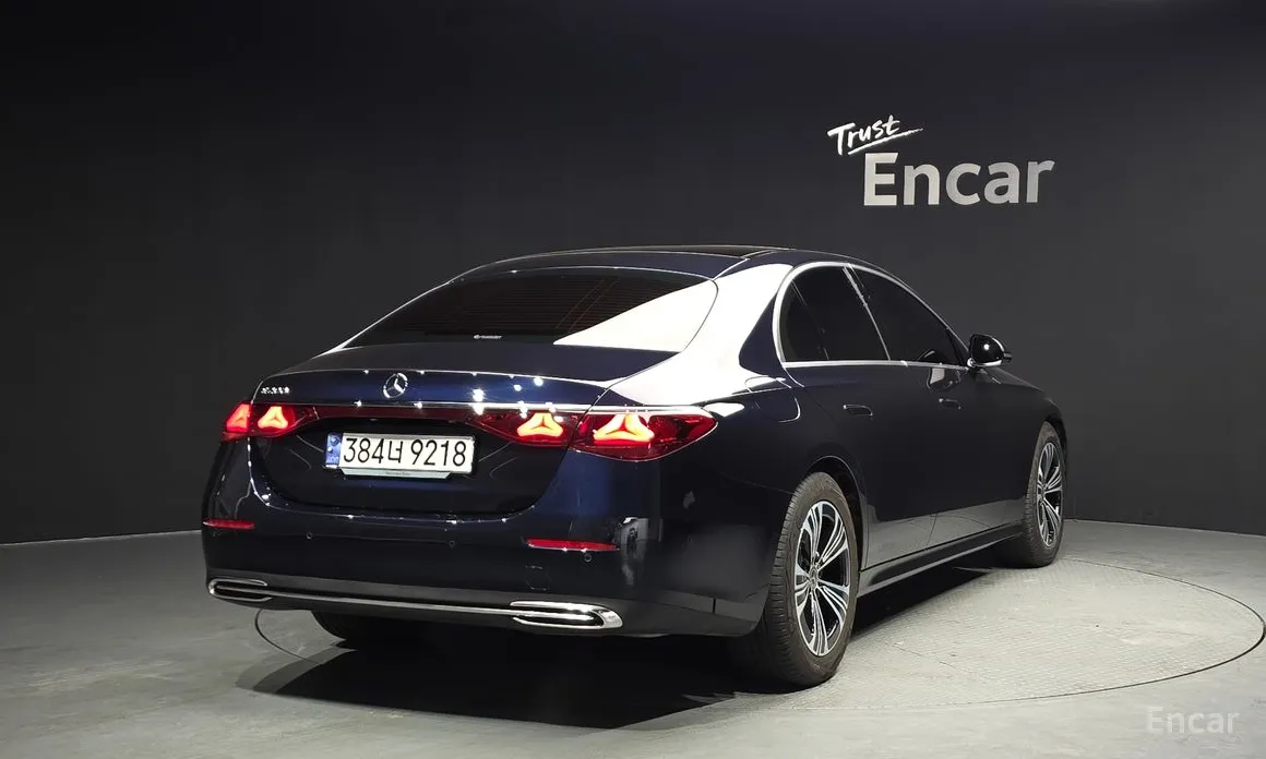Mercedes-Benz E-Class 2024 E200 Avantgarde