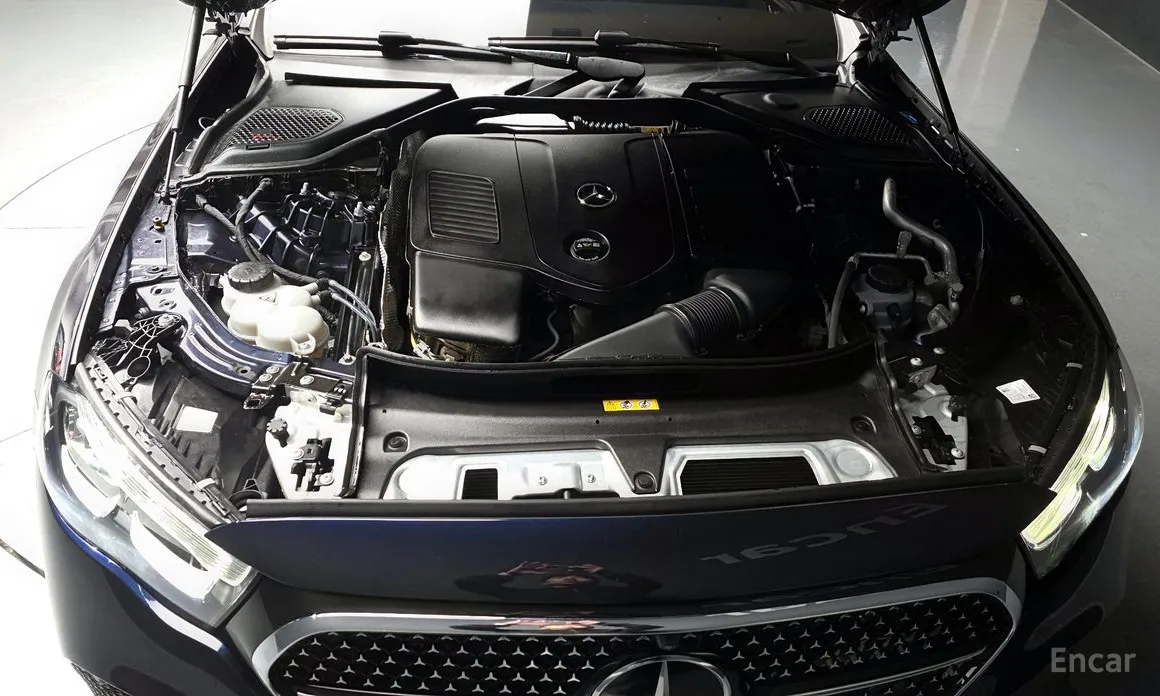 Mercedes-Benz E-Class 2024 E200 Avantgarde