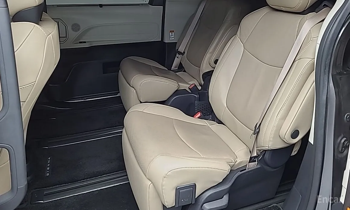 Toyota Sienna 2020 2.5 Hybrid 2WD