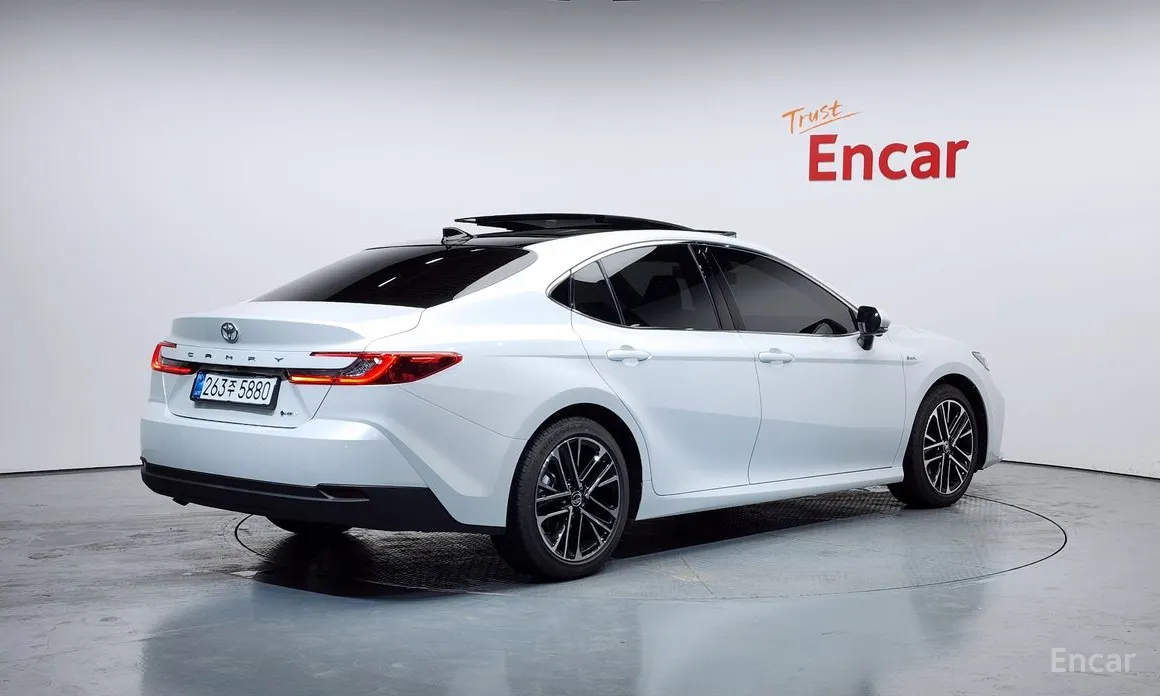 Toyota Camry 2024 2.5 XLE Premium Hybrid