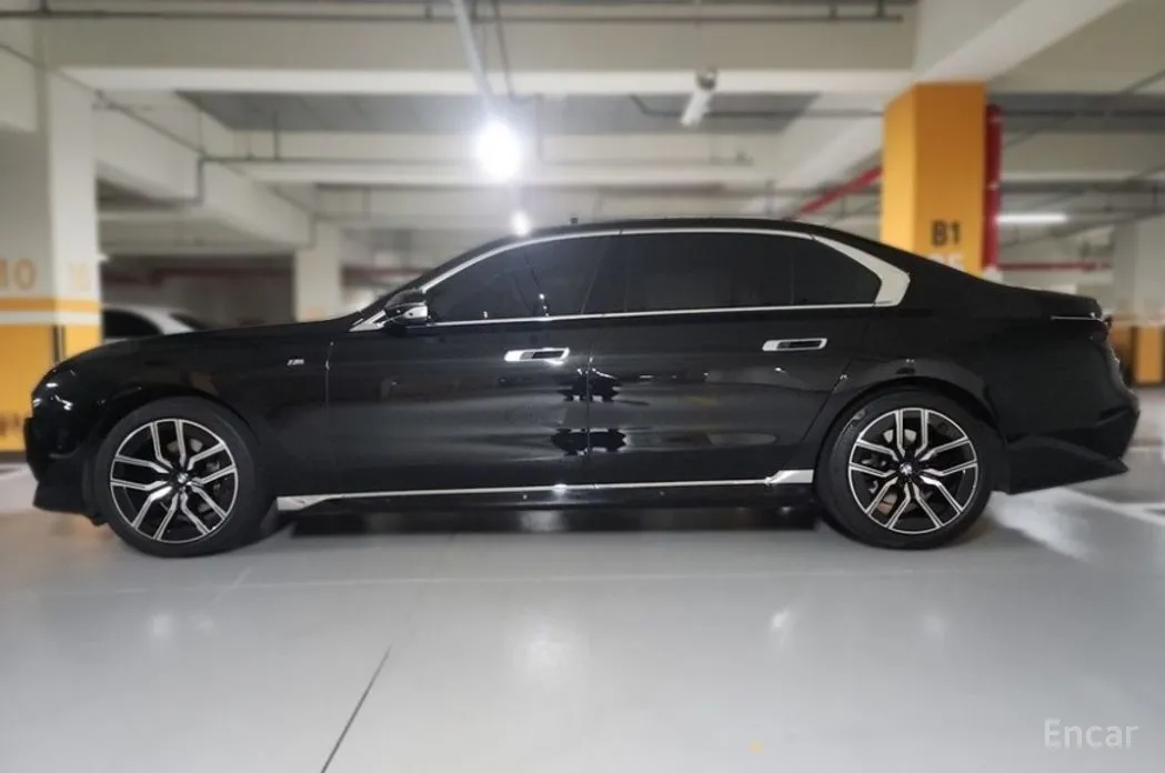 BMW 7 Series 2022 740d xDrive M Sport