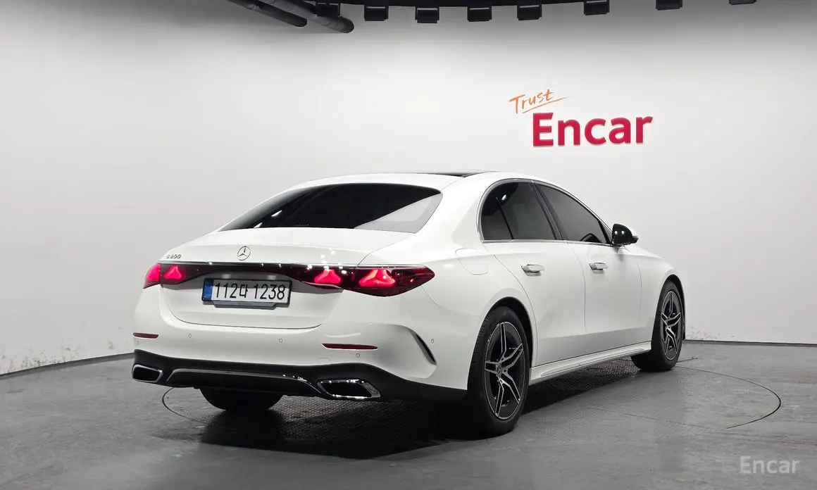 Mercedes-Benz E-Class 2024 E200 Avantgarde Limited