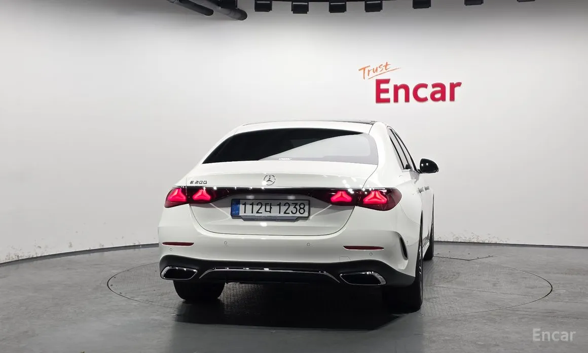 Mercedes-Benz E-Class 2024 E200 Avantgarde Limited