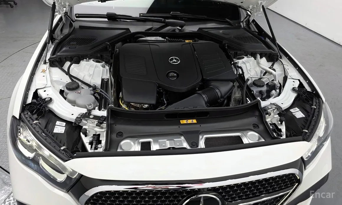 Mercedes-Benz E-Class 2024 E200 Avantgarde Limited