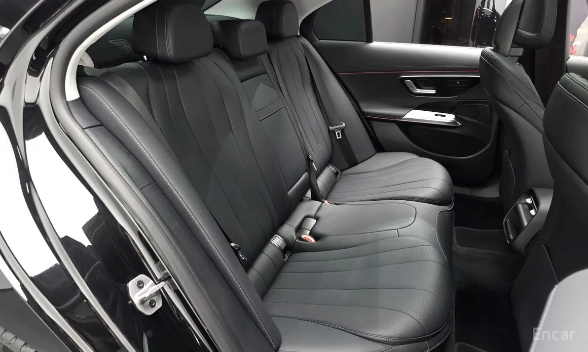 Mercedes-Benz E-Class 2024 E200 Avantgarde