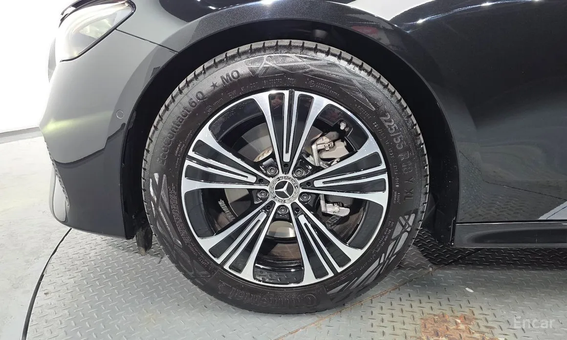 Mercedes-Benz E-Class 2024 E200 Avantgarde