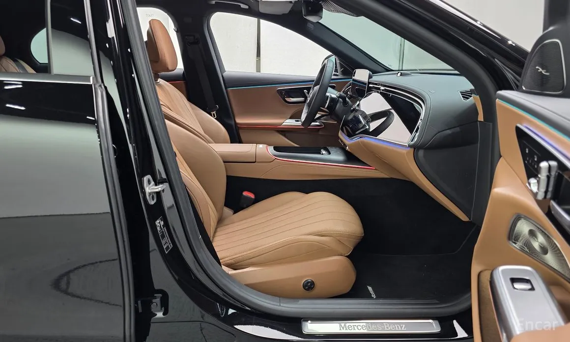Mercedes-Benz E-Class 2024 E300 4MATIC AMG Line