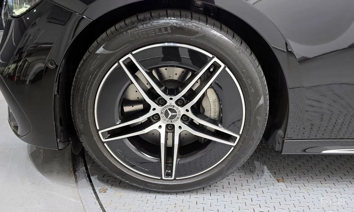 Mercedes-Benz E-Class 2024 E300 4MATIC AMG Line