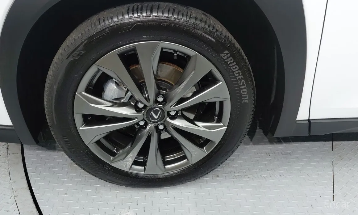 Lexus UX 2024 2.0 F-Sport 2WD