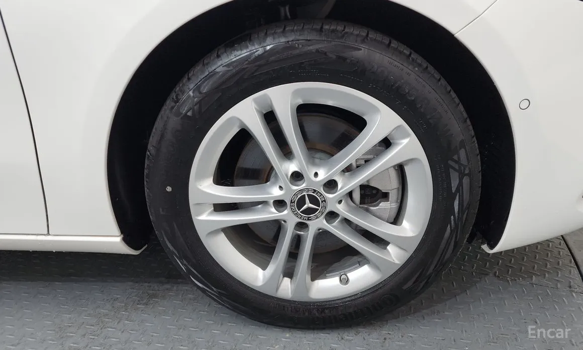 Mercedes-Benz A-Class 2019 A220 Hatchback