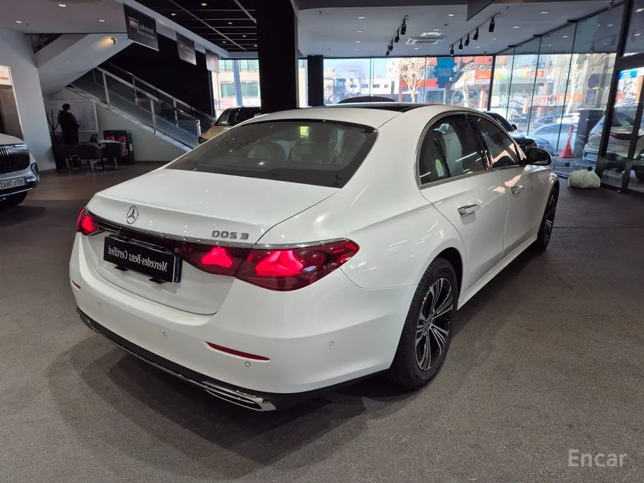 Mercedes-Benz E-Class 2024 E200 Avantgarde