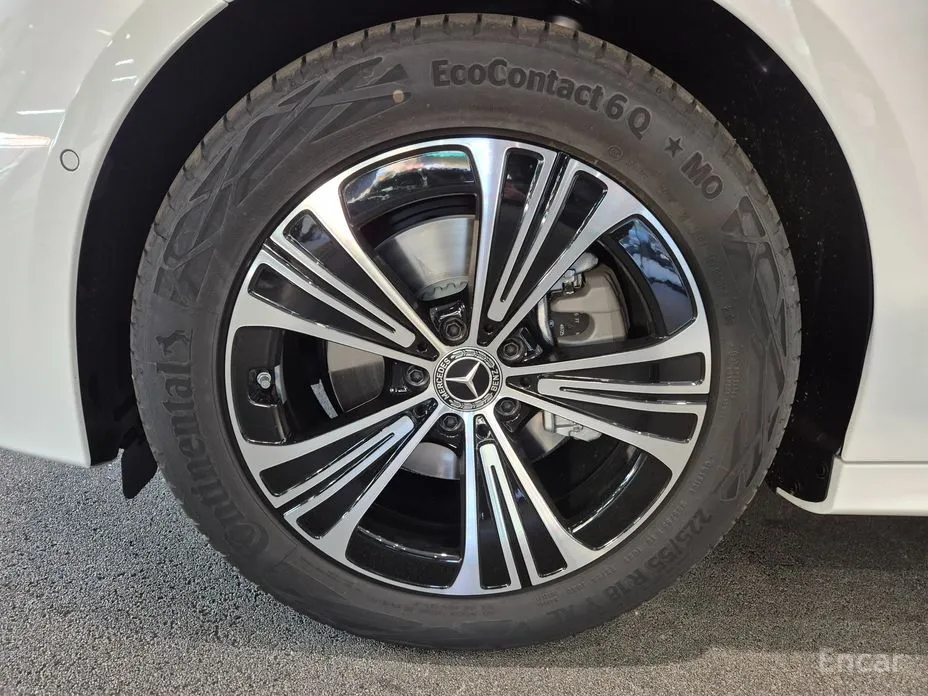 Mercedes-Benz E-Class 2024 E200 Avantgarde