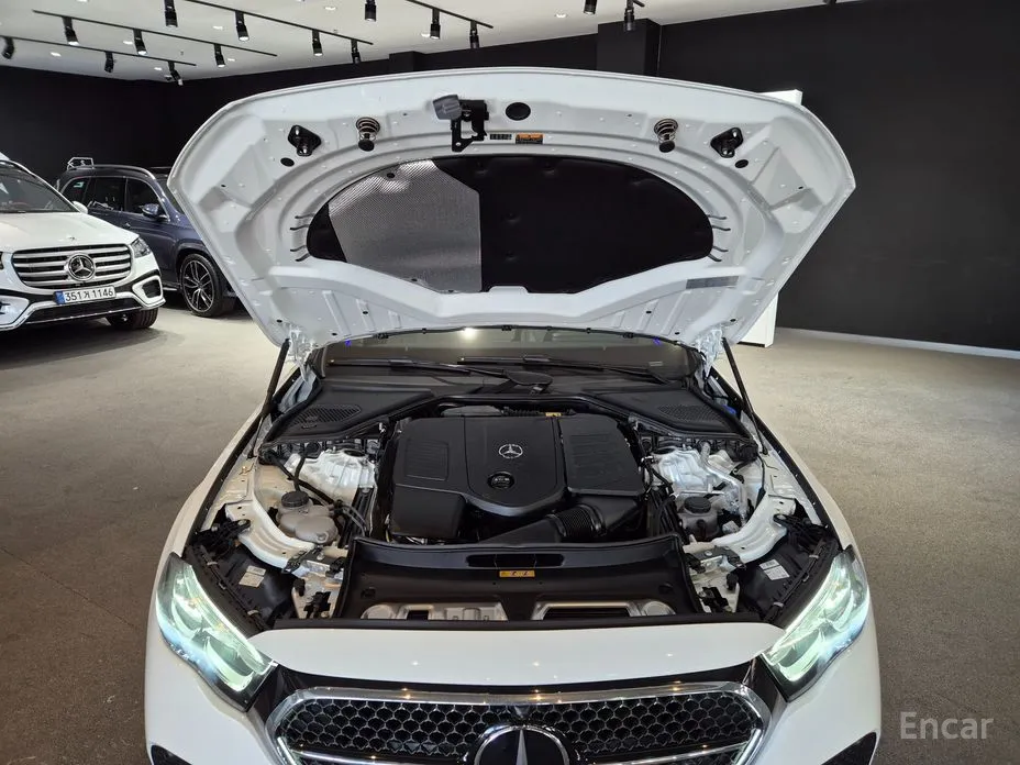 Mercedes-Benz E-Class 2024 E200 Avantgarde