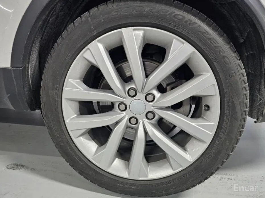 Land Rover Discovery 2017 2.0 P300 SE