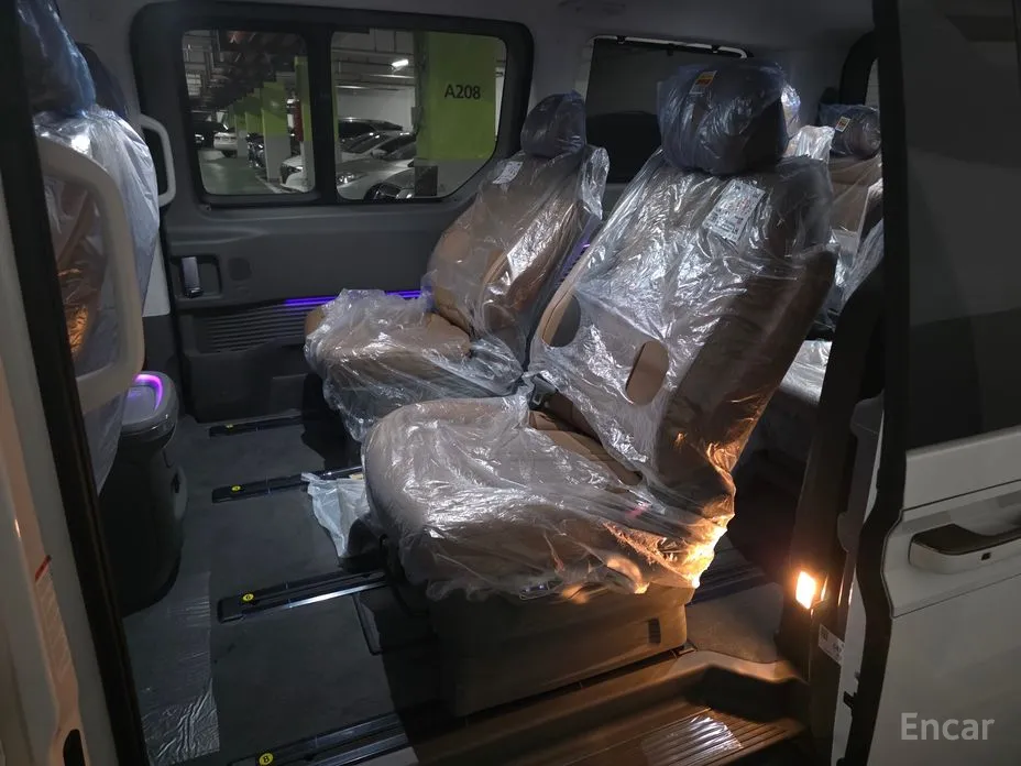 Hyundai Staria 2021 4WD Lounge 9-Seater