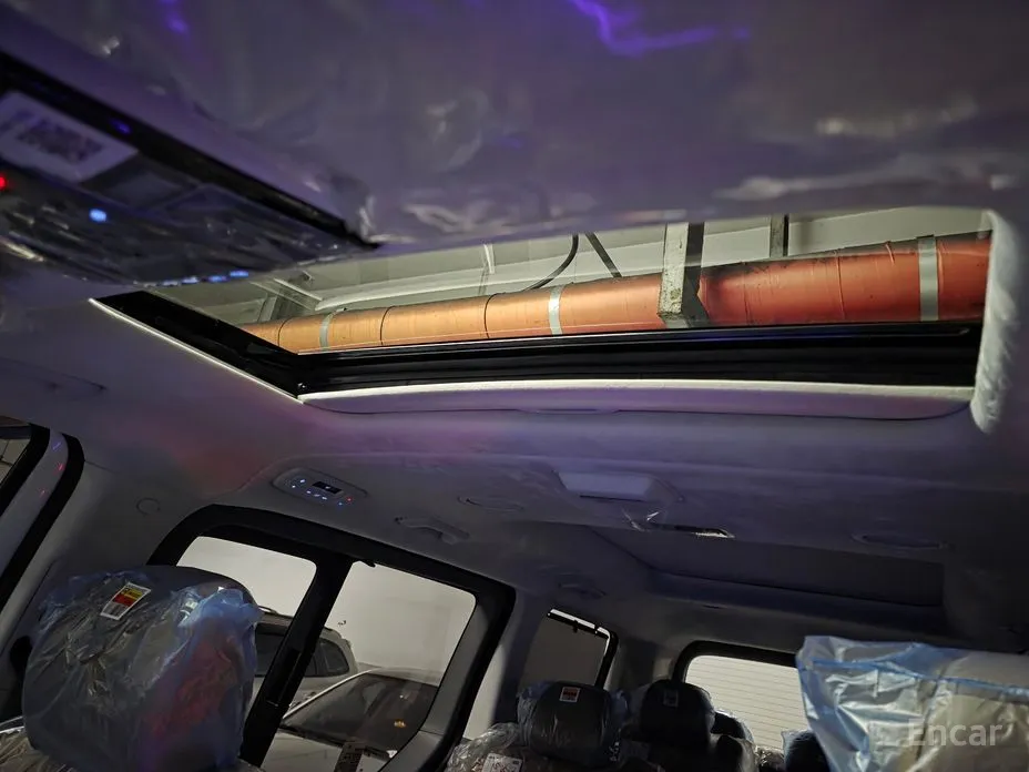 Hyundai Staria 2021 4WD Lounge 9-Seater