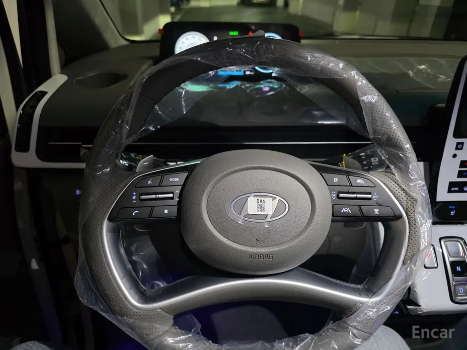 Hyundai Staria 2021 4WD Lounge 9-Seater