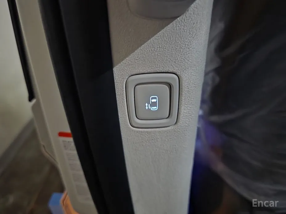 Hyundai Staria 2021 4WD Lounge 9-Seater